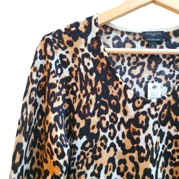 NWT 100% Merino Wool Animal Print V-neck Sweater, Small Petite - Picture 1 of 9